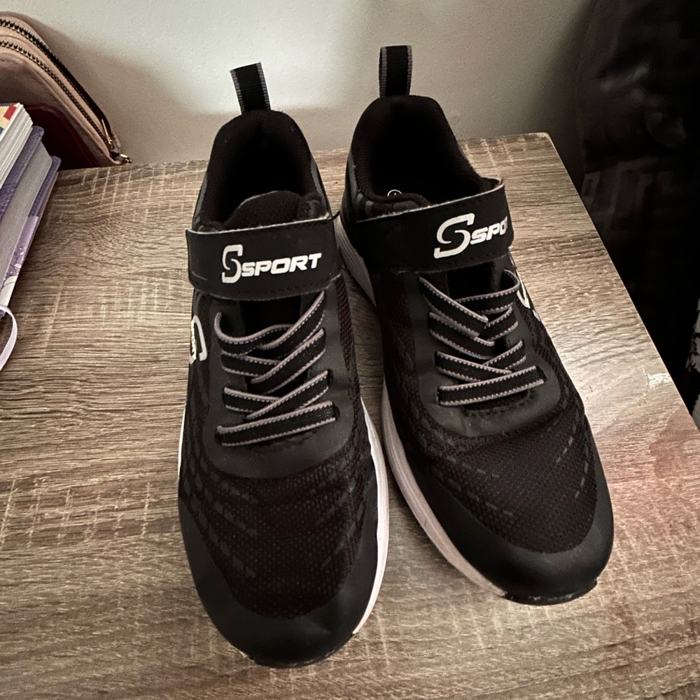 Sketchers Sport Black laceless kid sneakers
